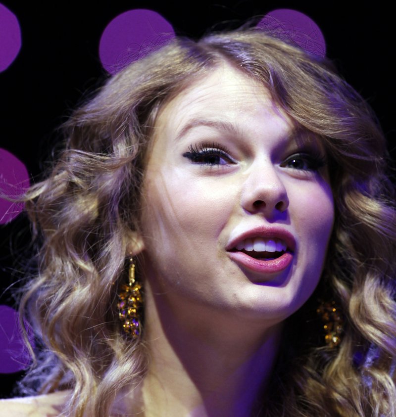 Taylor Swift at 2010 NARM Convention — photo 68
