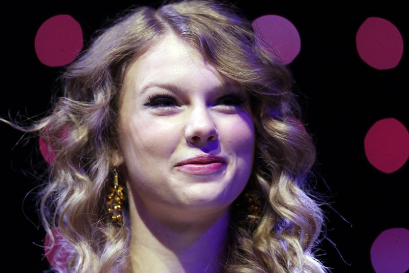 Taylor Swift at 2010 NARM Convention — photo 82