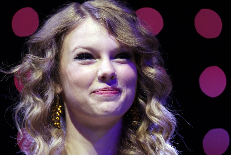 Taylor Swift at 2010 NARM Convention — photo 83