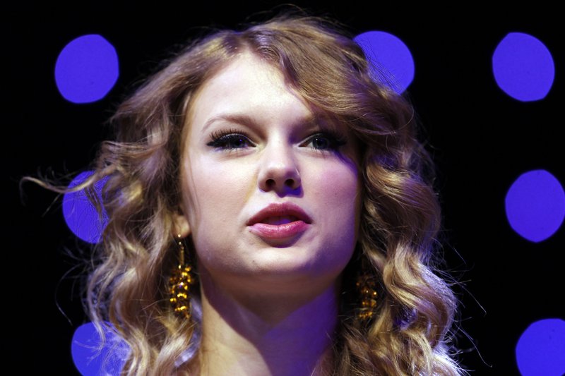 Taylor Swift at 2010 NARM Convention — photo 84