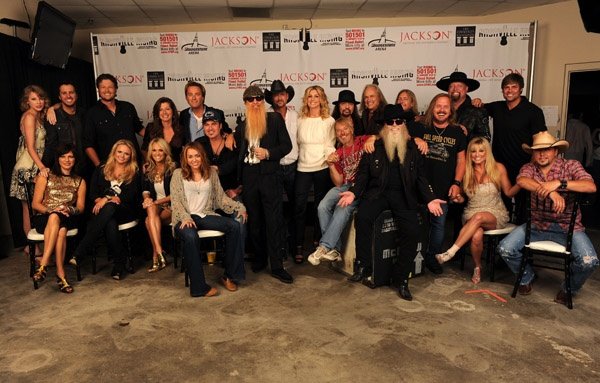 Taylor Swift at Nashville Rising: A Benefit Concert For Flood Recovery — photo 5