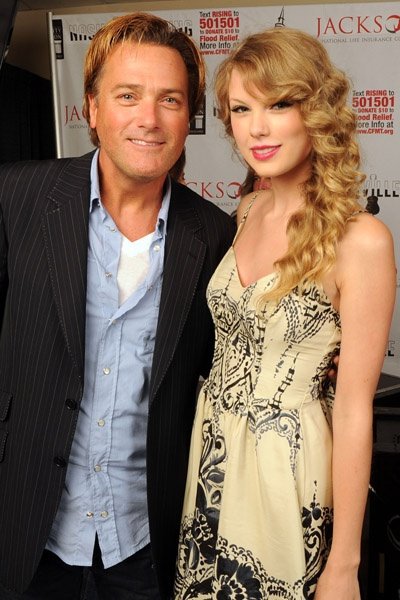 Taylor Swift at Nashville Rising: A Benefit Concert For Flood Recovery — photo 6