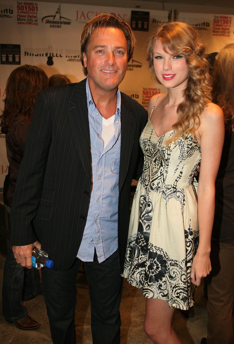 Taylor Swift at Nashville Rising: A Benefit Concert For Flood Recovery — photo 7