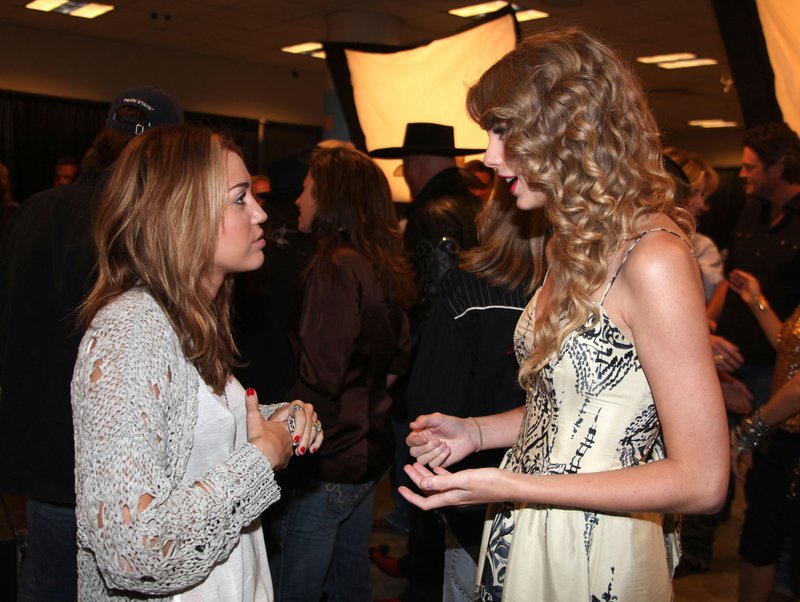 Taylor Swift at Nashville Rising: A Benefit Concert For Flood Recovery — photo 12