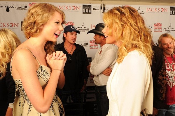 Taylor Swift at Nashville Rising: A Benefit Concert For Flood Recovery — photo 17