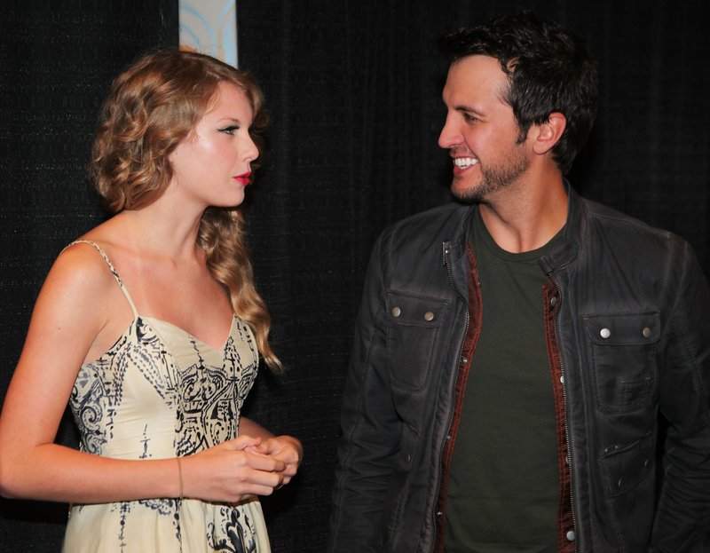 Taylor Swift at Nashville Rising: A Benefit Concert For Flood Recovery — photo 26