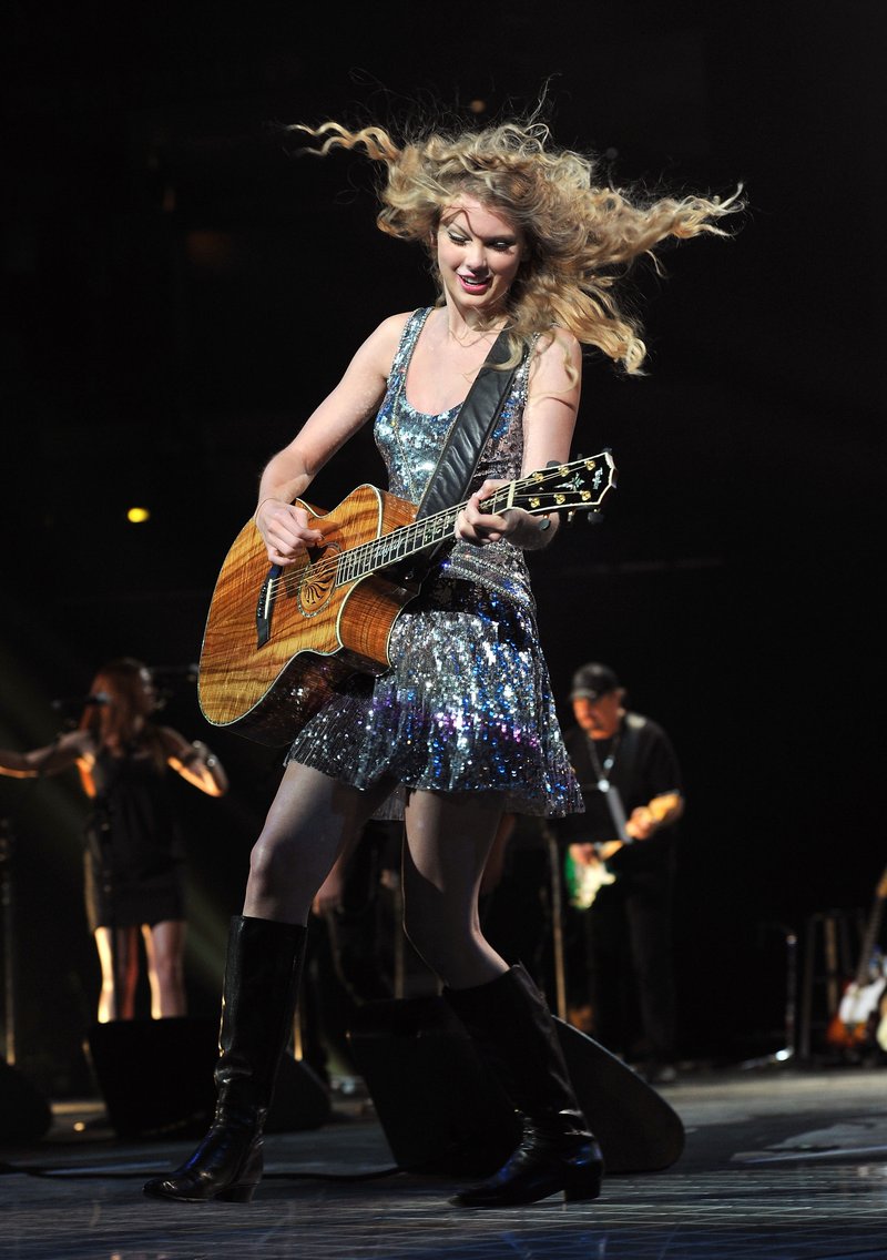 Taylor Swift at Nashville Rising: A Benefit Concert For Flood Recovery — photo 29