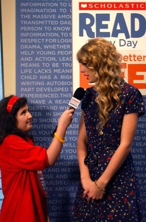 Taylor Swift at Read Now! With Taylor Swift — photo 12