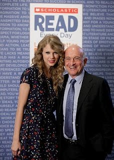 Taylor Swift at Read Now! With Taylor Swift — photo 13