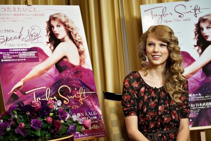 Taylor Swift at Speak Now Japan Press Conference — photo 6