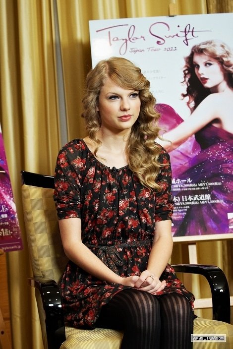 Taylor Swift at Speak Now Japan Press Conference — photo 9