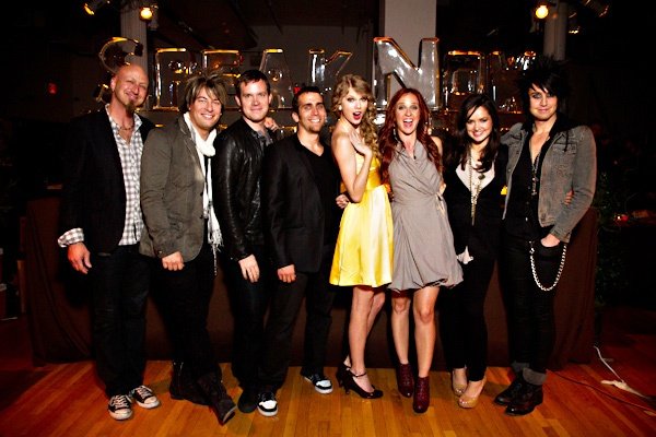 Taylor Swift at Speak Now Live Stream — photo 9