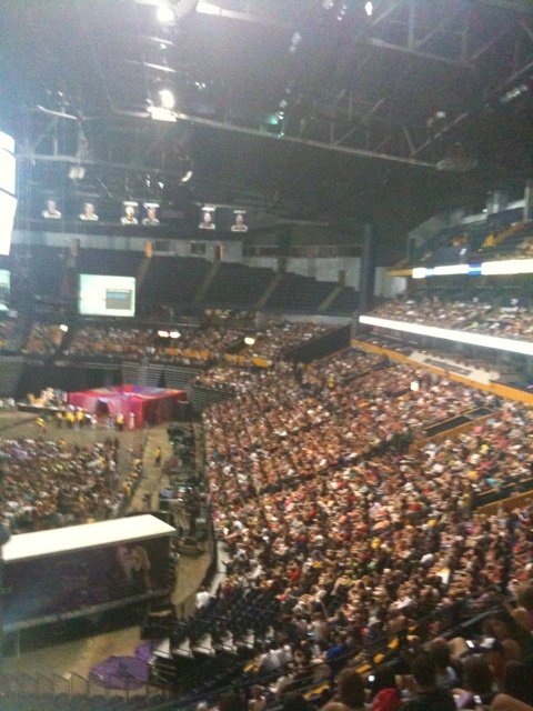 Taylor Swift at Taylor Swift's 13 Hour Meet & Greet — photo 4