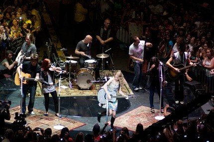 Taylor Swift at Taylor Swift's 13 Hour Meet & Greet — photo 11