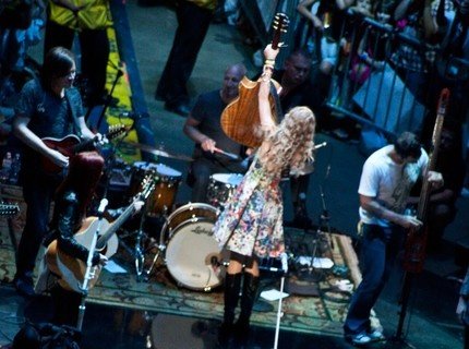 Taylor Swift at Taylor Swift's 13 Hour Meet & Greet — photo 12