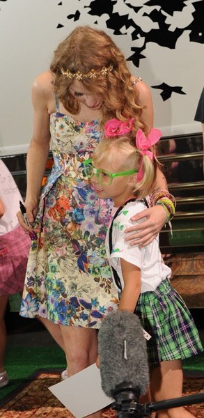 Taylor Swift at Taylor Swift's 13 Hour Meet & Greet — photo 42