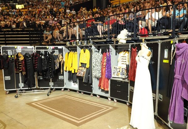 Taylor Swift at Taylor Swift's 13 Hour Meet & Greet — photo 44