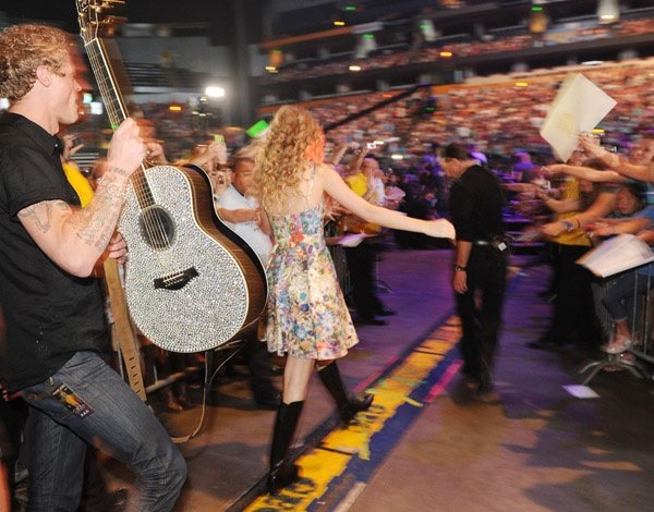 Taylor Swift at Taylor Swift's 13 Hour Meet & Greet — photo 47