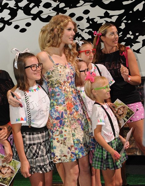 Taylor Swift at Taylor Swift's 13 Hour Meet & Greet — photo 57