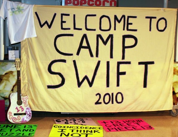 Taylor Swift at Taylor Swift's 13 Hour Meet & Greet — photo 82