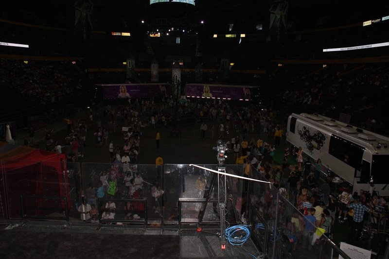 Taylor Swift at Taylor Swift's 13 Hour Meet & Greet — photo 99