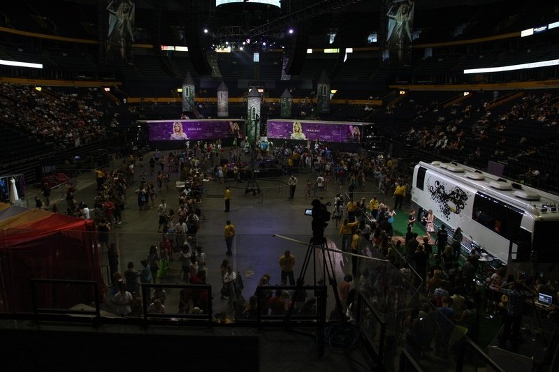 Taylor Swift at Taylor Swift's 13 Hour Meet & Greet — photo 100