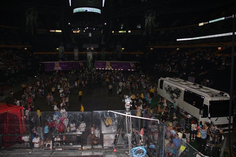 Taylor Swift at Taylor Swift's 13 Hour Meet & Greet — photo 101