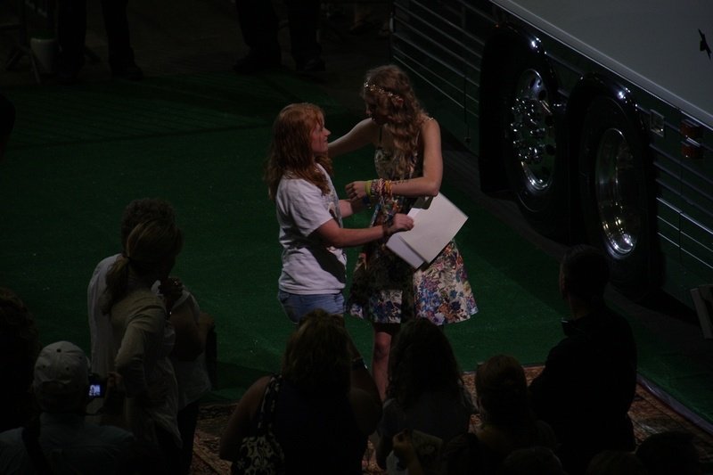 Taylor Swift at Taylor Swift's 13 Hour Meet & Greet — photo 116