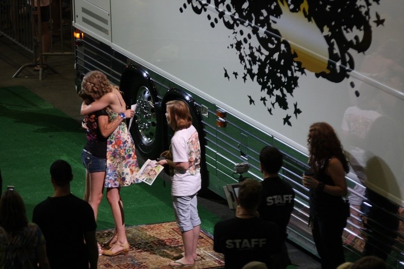 Taylor Swift at Taylor Swift's 13 Hour Meet & Greet — photo 129