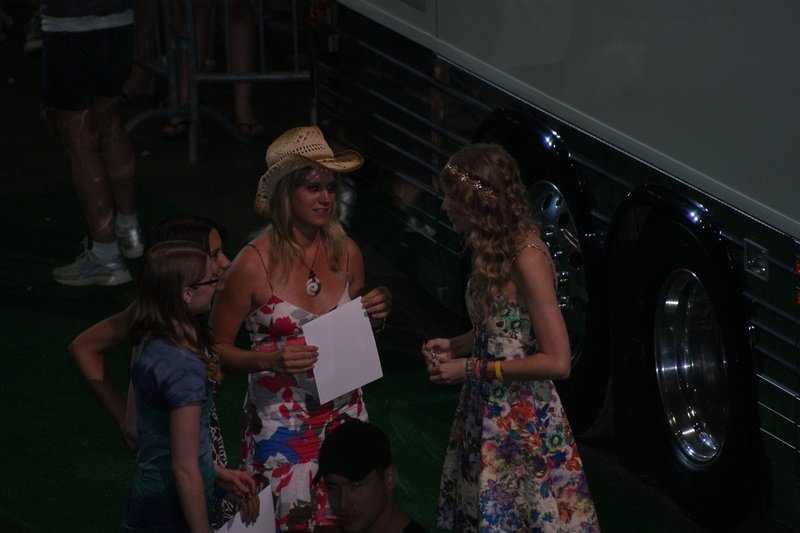 Taylor Swift at Taylor Swift's 13 Hour Meet & Greet — photo 139