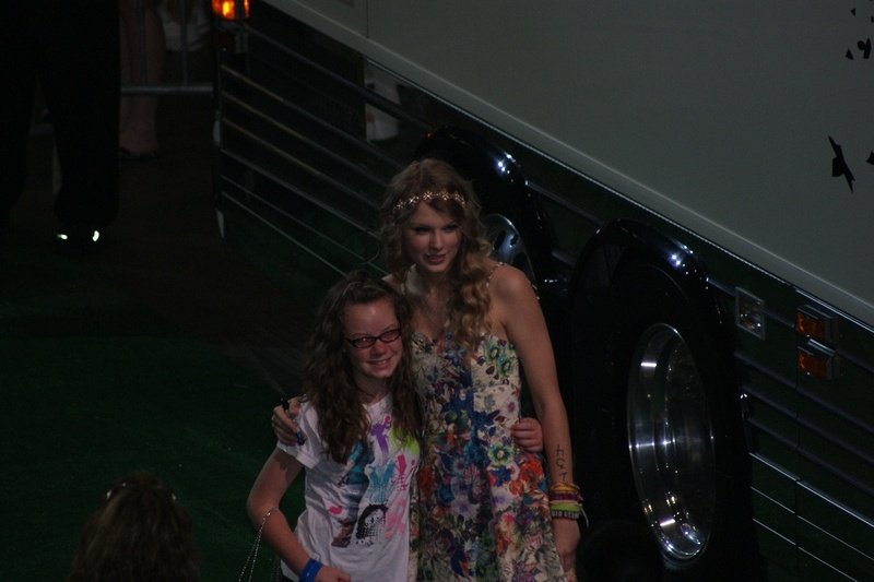 Taylor Swift at Taylor Swift's 13 Hour Meet & Greet — photo 148