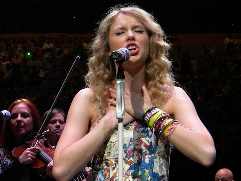 Taylor Swift at Taylor Swift's 13 Hour Meet & Greet — photo 155