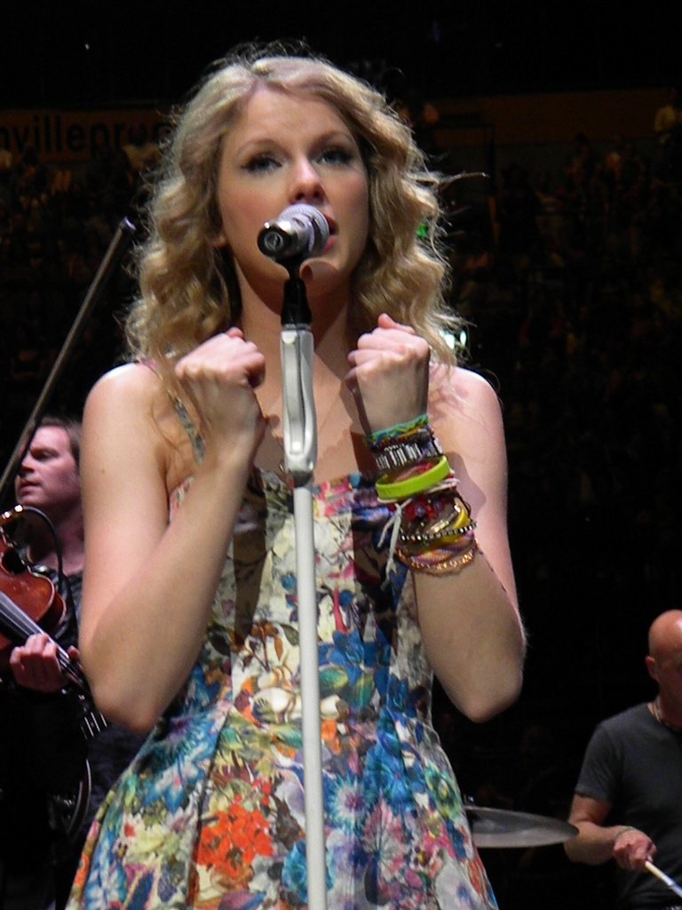 Taylor Swift at Taylor Swift's 13 Hour Meet & Greet — photo 156