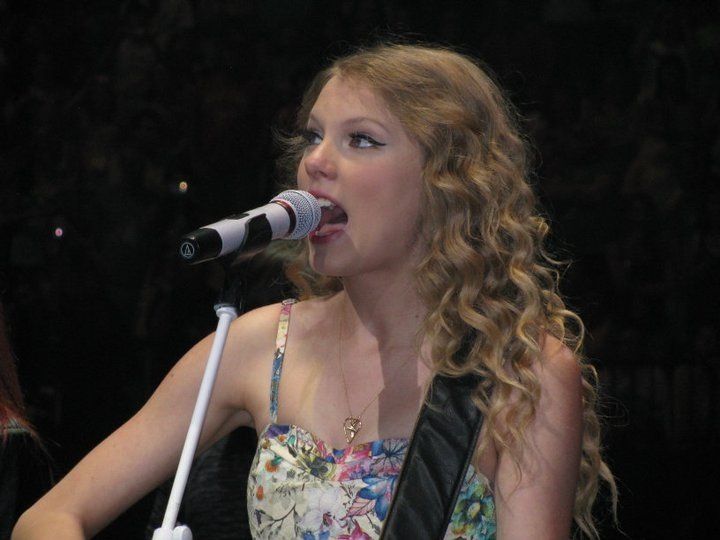 Taylor Swift at Taylor Swift's 13 Hour Meet & Greet — photo 168