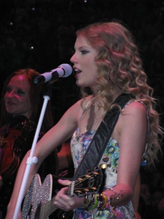 Taylor Swift at Taylor Swift's 13 Hour Meet & Greet — photo 169