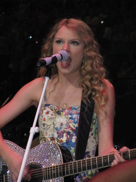 Taylor Swift at Taylor Swift's 13 Hour Meet & Greet — photo 170