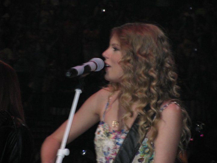 Taylor Swift at Taylor Swift's 13 Hour Meet & Greet — photo 171