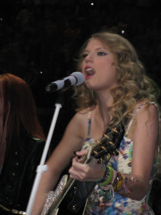 Taylor Swift at Taylor Swift's 13 Hour Meet & Greet — photo 173