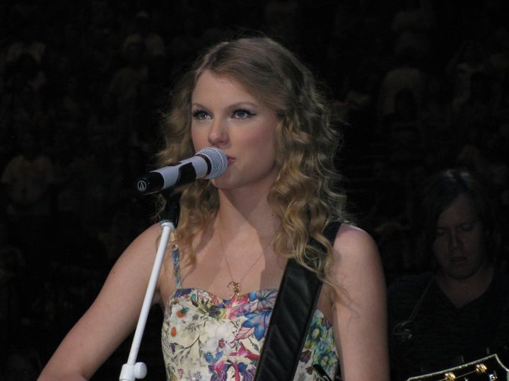 Taylor Swift at Taylor Swift's 13 Hour Meet & Greet — photo 178