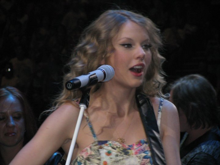 Taylor Swift at Taylor Swift's 13 Hour Meet & Greet — photo 181