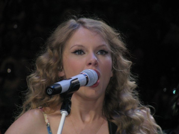 Taylor Swift at Taylor Swift's 13 Hour Meet & Greet — photo 183