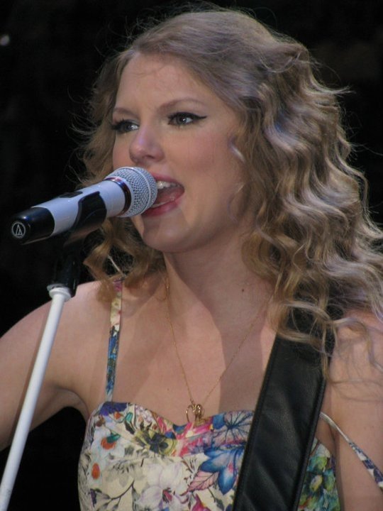 Taylor Swift at Taylor Swift's 13 Hour Meet & Greet — photo 186