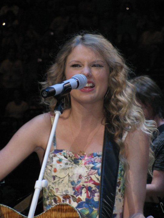 Taylor Swift at Taylor Swift's 13 Hour Meet & Greet — photo 189