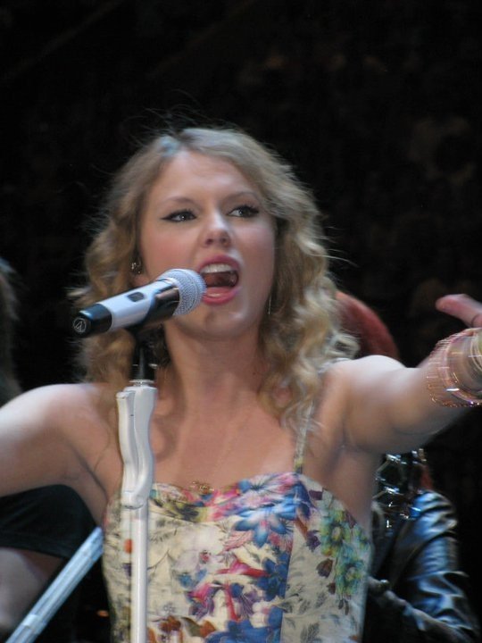 Taylor Swift at Taylor Swift's 13 Hour Meet & Greet — photo 193