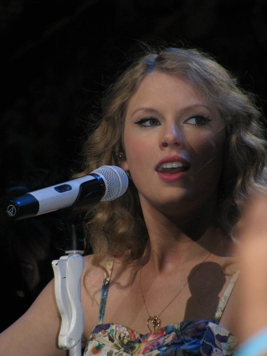 Taylor Swift at Taylor Swift's 13 Hour Meet & Greet — photo 194