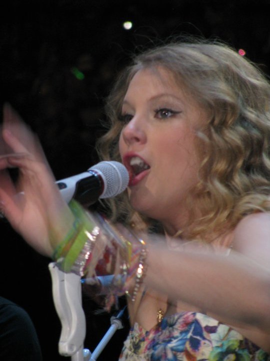 Taylor Swift at Taylor Swift's 13 Hour Meet & Greet — photo 195