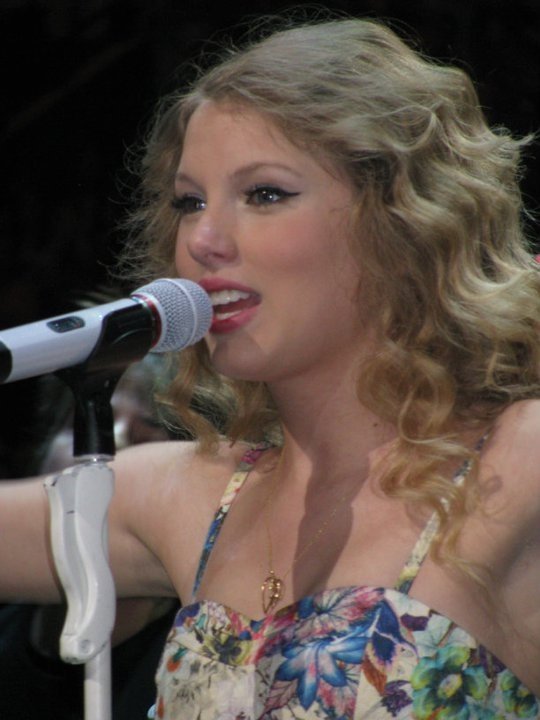 Taylor Swift at Taylor Swift's 13 Hour Meet & Greet — photo 196