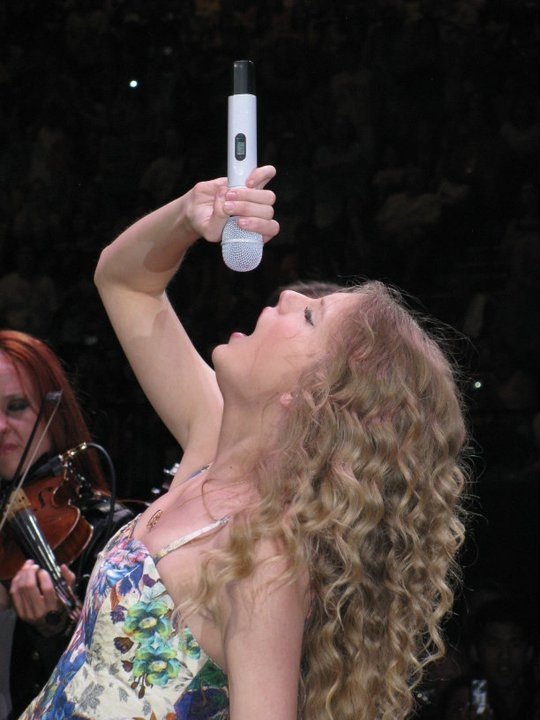 Taylor Swift at Taylor Swift's 13 Hour Meet & Greet — photo 202