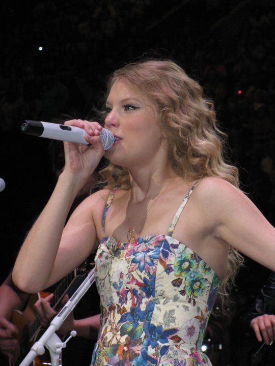 Taylor Swift at Taylor Swift's 13 Hour Meet & Greet — photo 203