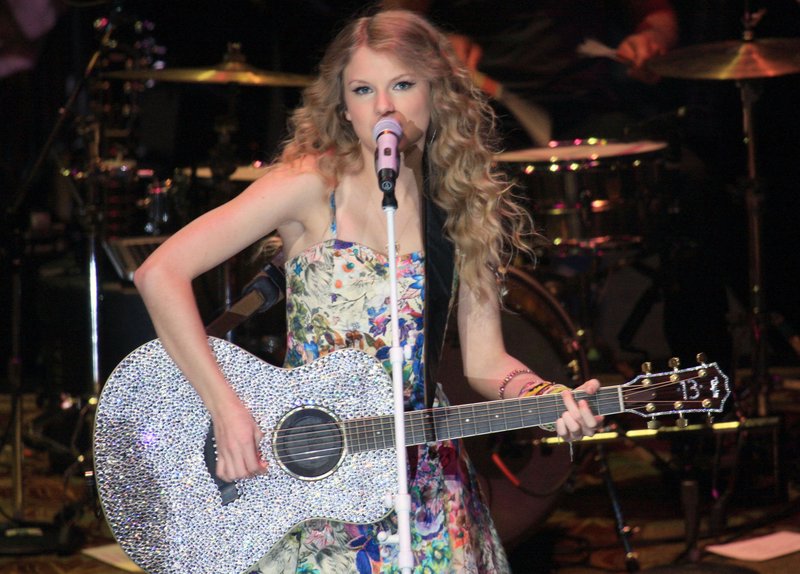 Taylor Swift at Taylor Swift's 13 Hour Meet & Greet — photo 204